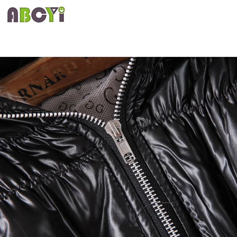 Зимняя женская куртка новинка 2017 черная ветрозащитная короткая стеганая с