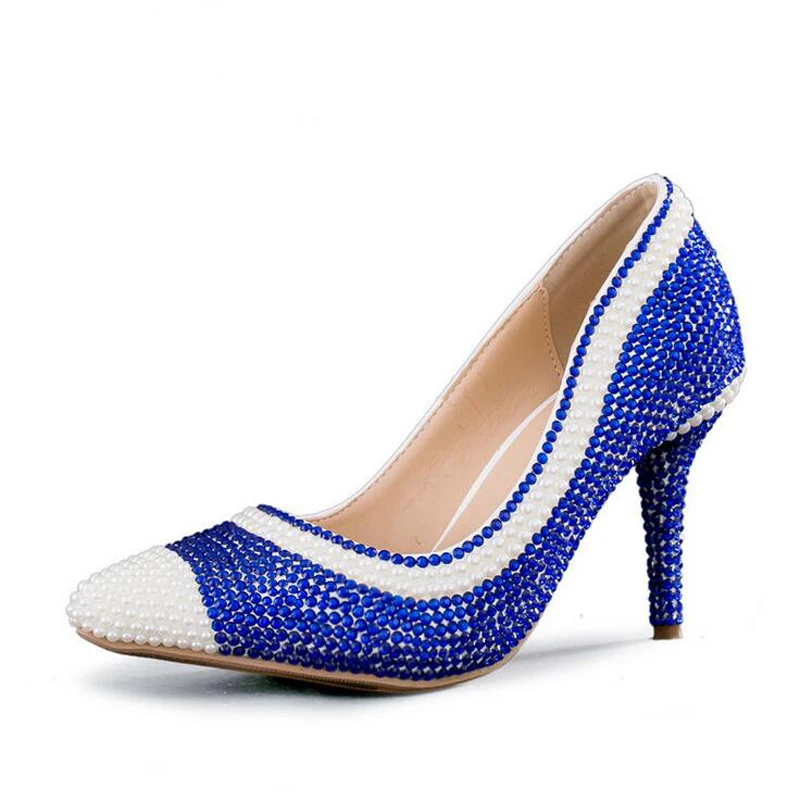 Пикантные розовые туфли невесты с острым носком и стразами великолепные