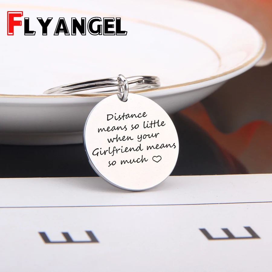 FLYANGEL Выгравированный нержавеющий брелок расстояние означает так маленькое