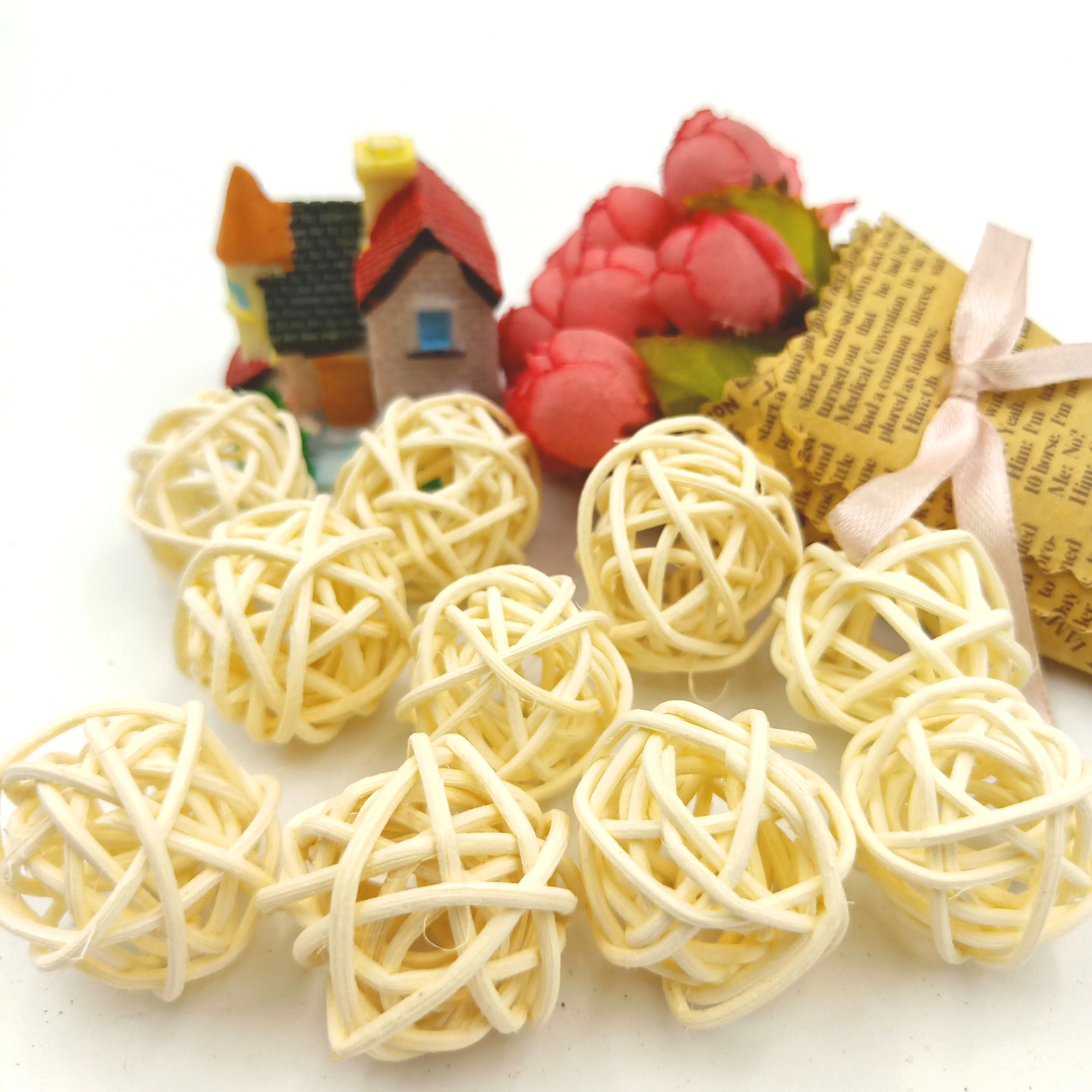 

Шары из ротанга Sepak Takraw, белые, 3 см, 10 шт.