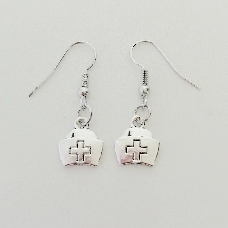 

Medicine box earrings, cute medicine box, home spare, doctor's toolbox, medical worker, earrings, send friends