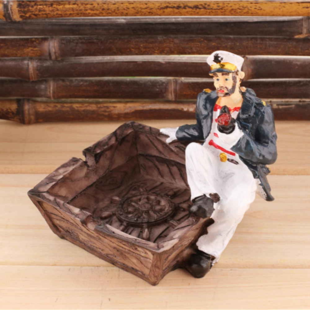 

Pirate Sailor Creative Resin Ashtray Ash Tray Portable Anti-scalding Office Desk Ashtrays Ash storage tray Box Ash Organizer