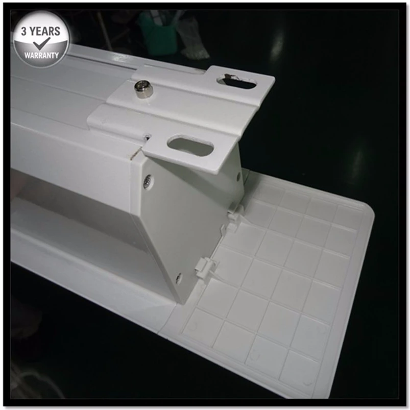 Встроенный встраиваемый экран с креплением на ceilling моторизованный проекционный