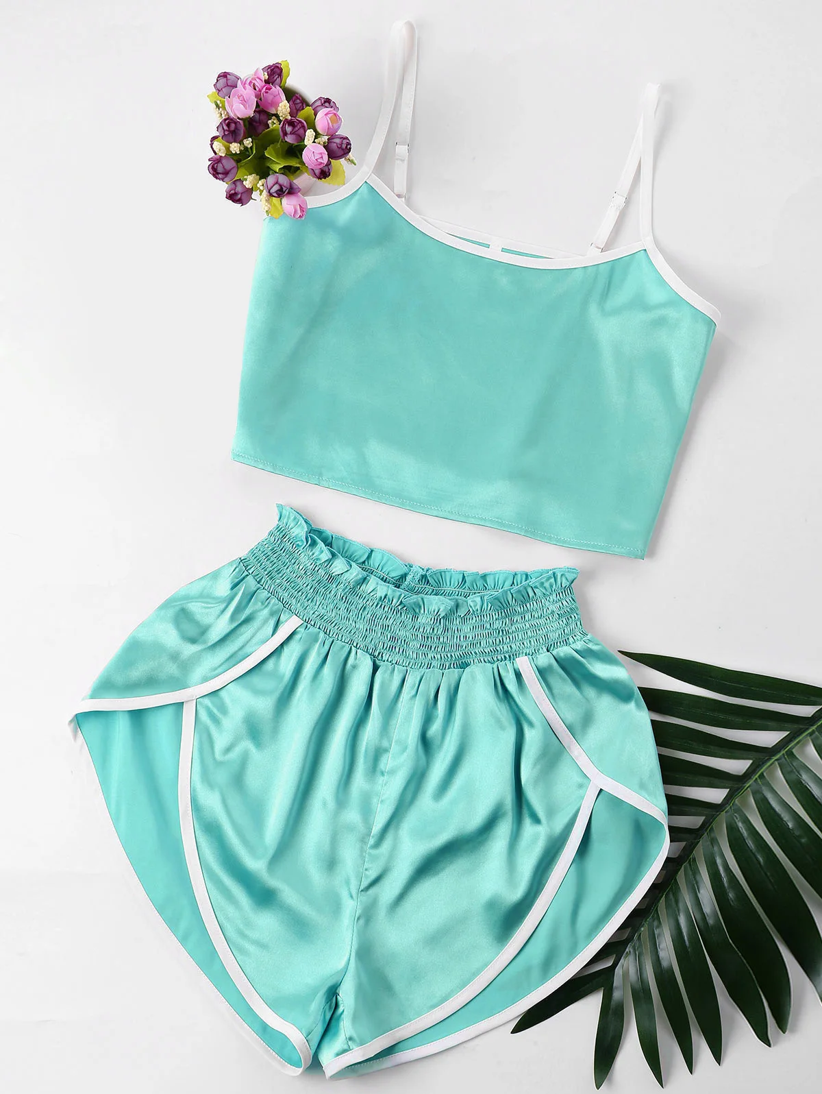 ZAFUL комплект из 2 предметов с контрастной отделкой топ на бретелях и шорты |