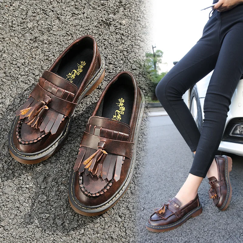 Женские туфли броги с кисточками в английском стиле на плоской подошве из