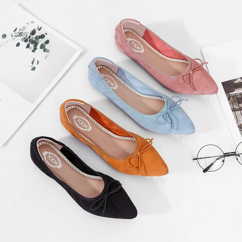 Ярких цветов (США) женские туфли-балетки на плоской подошве с острым носком