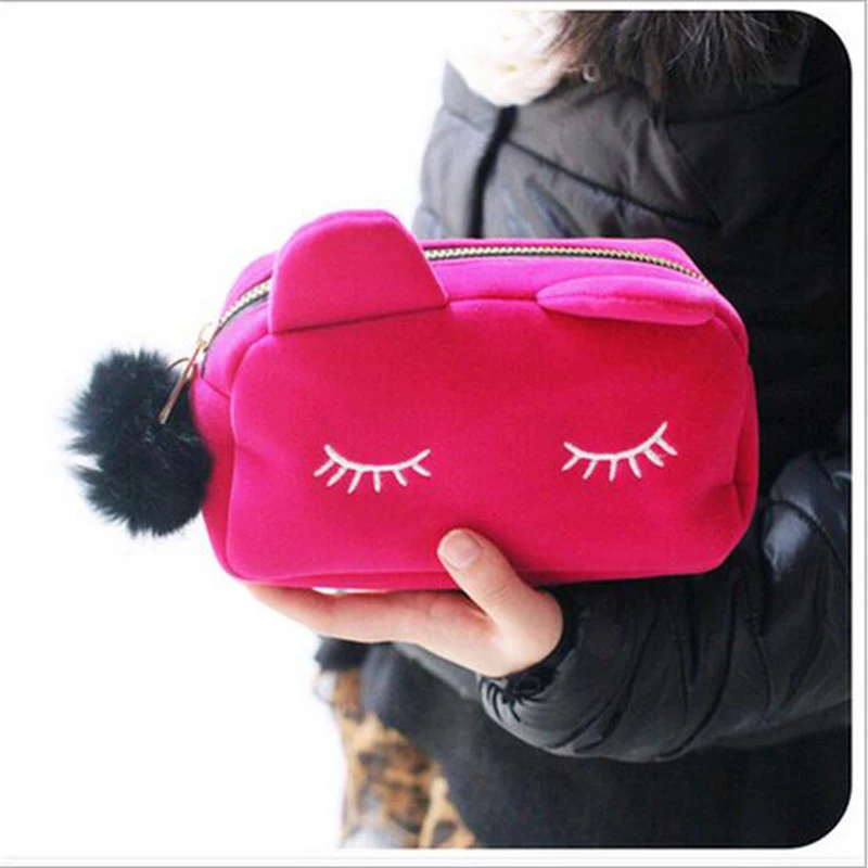 Новинка 2018 Женская плюшевая сумка для макияжа с изображением миньонов на молнии