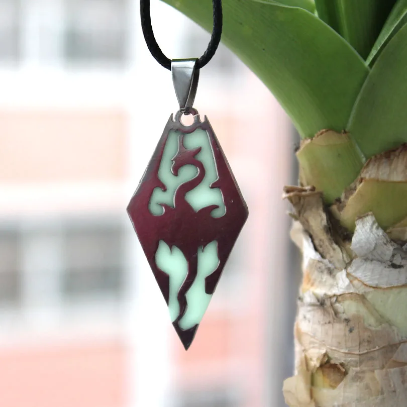 Glowing Dragon necklace Punk Necklace Pendants Necklaces GLOW in the DARK Akaviri amulet gift | Украшения и аксессуары