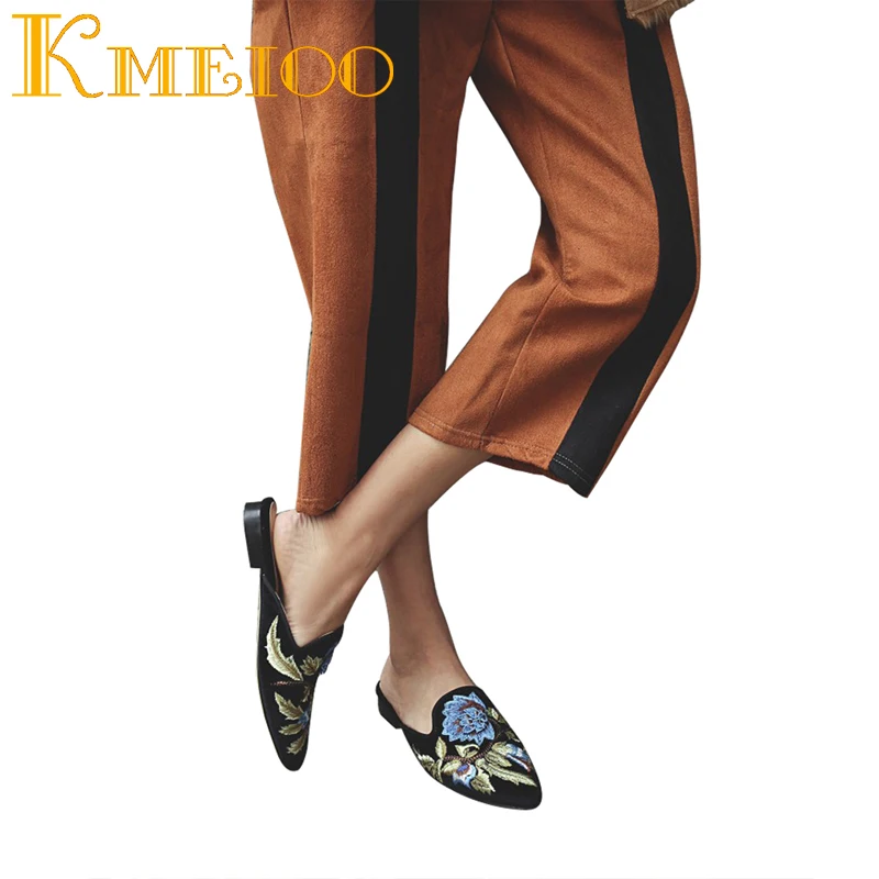Женские туфли без задника Kmeioo модные с вышивкой на плоской подошве мюли сланцы