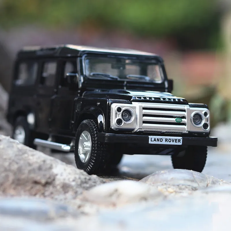 1/36 масштаб Land Rover Defender литье под давлением металла тянуть назад автомобиль
