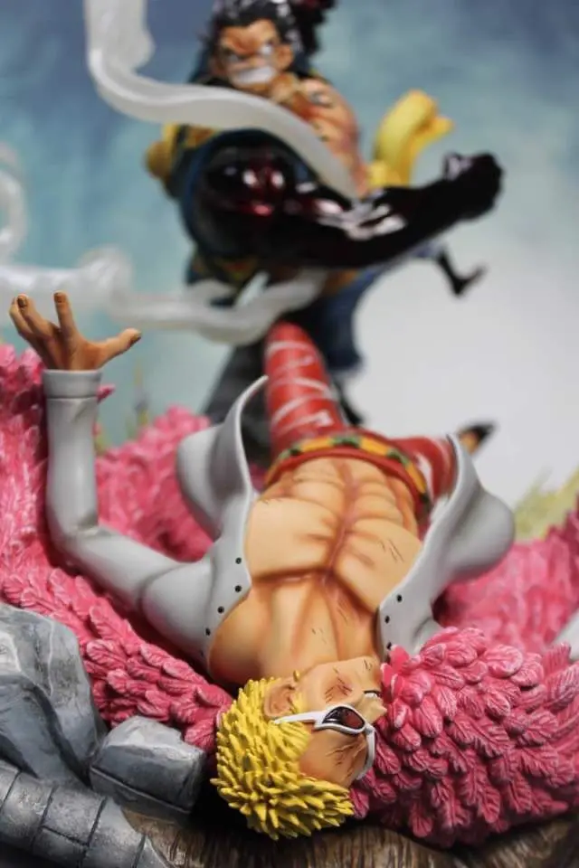 В наличии Поклонники модели Luffy vs Doflamingo GK из смолы 48 см сделано для коллекции
