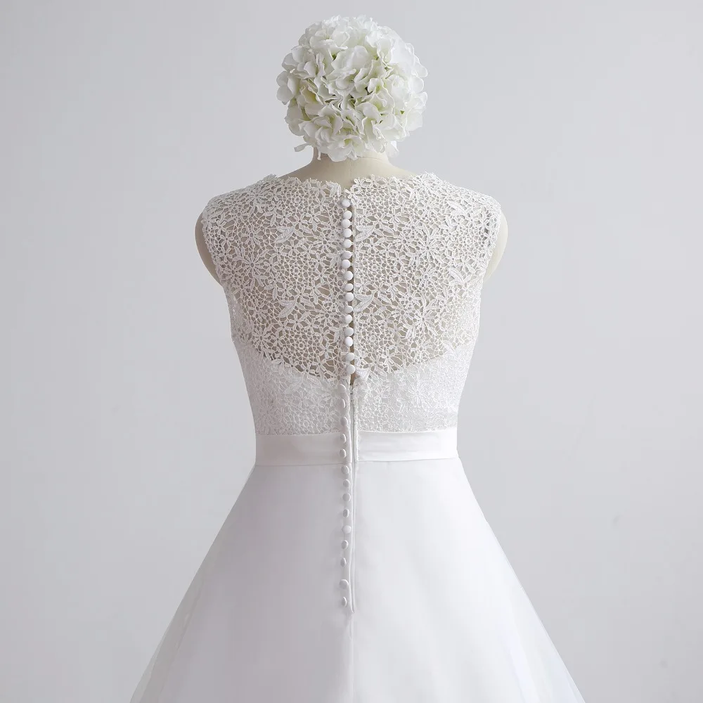 Белое Тюлевое свадебное платье А-силуэта до пола со шлейфом без рукавов и бисером