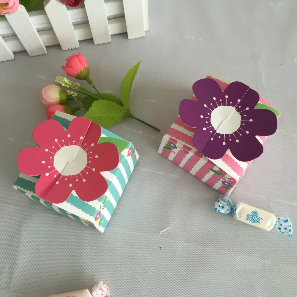 

100pcs/lot Creative Flower Stripe Candy Box Baby Birthday Gift Box Cookies Box DIY Wedding Candy Box Party Supplies