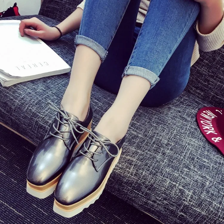 Обувь из лакированной кожи Женская обувь с перфорацией типа броги Туфли-лодочки