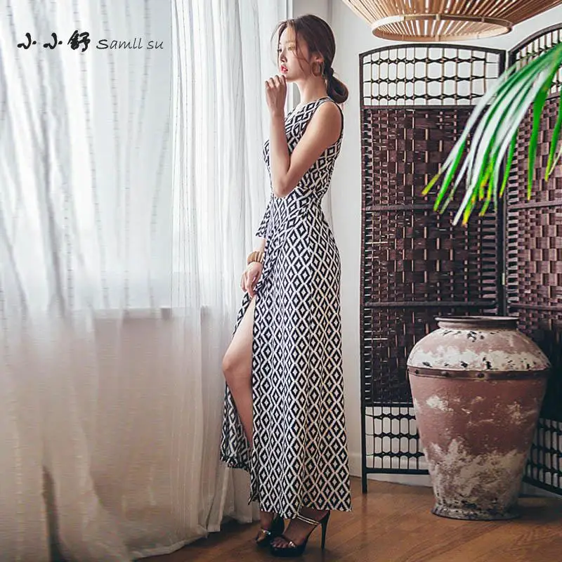 Женское пляжное платье в клетку Small Su черно-белое миди без рукавов с V-образным