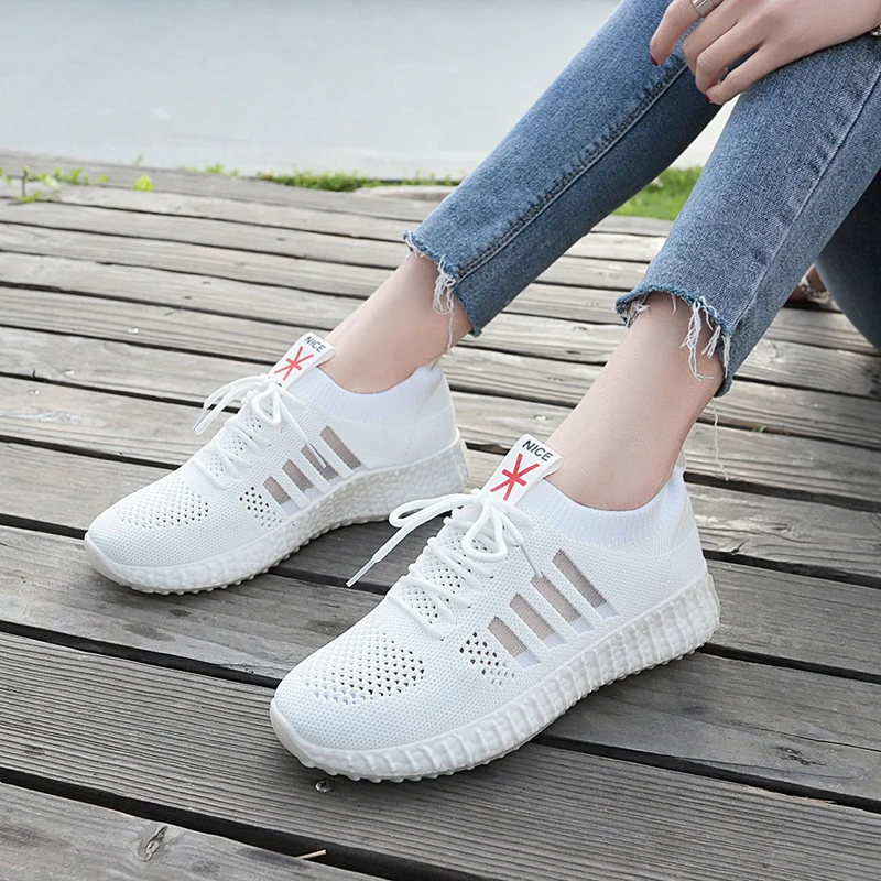 Женские теннисные туфли Новинка лета 2019 легкие мягкие спортивные для