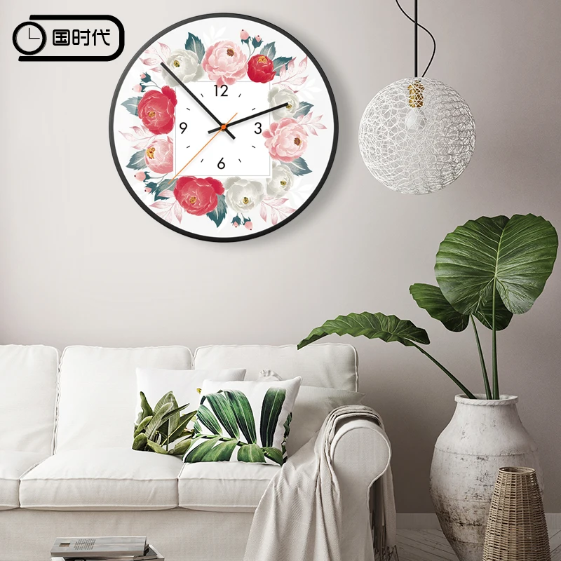 Зеленое растение оригинальности индивидуального персонажа украшает horological