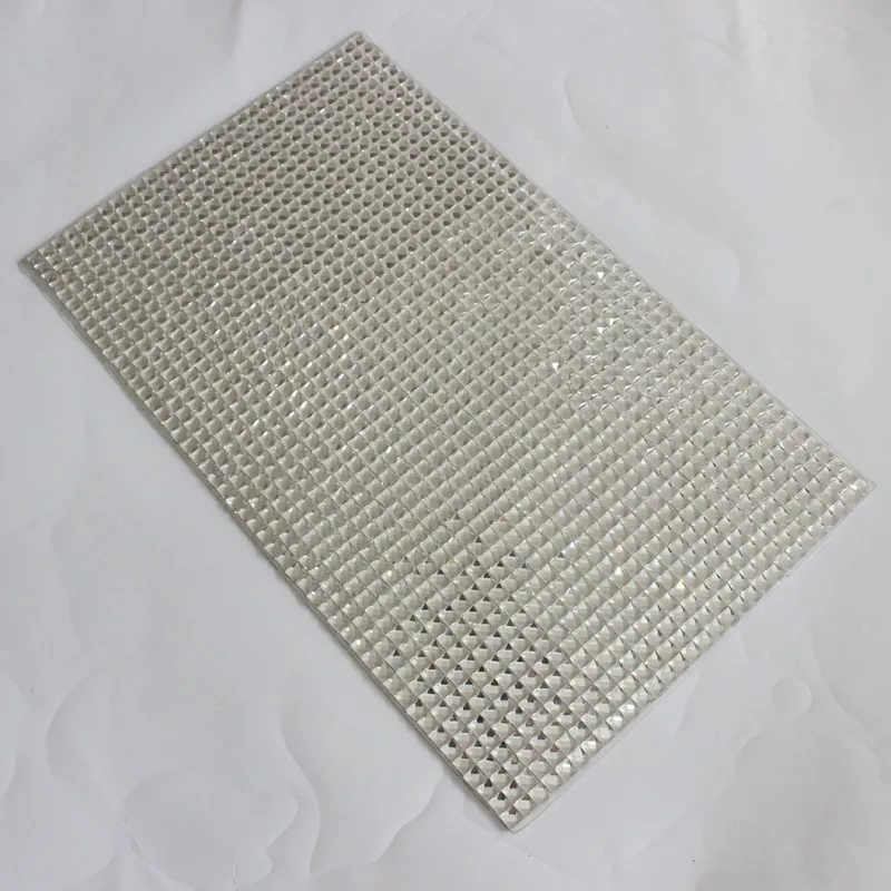 Квадратные стеклянные стразы 8X8MM с прозрачным белым рисунком светящаяся