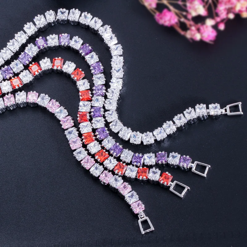 Модный женский большой квадратный браслет Pera в форме багета с фианитами