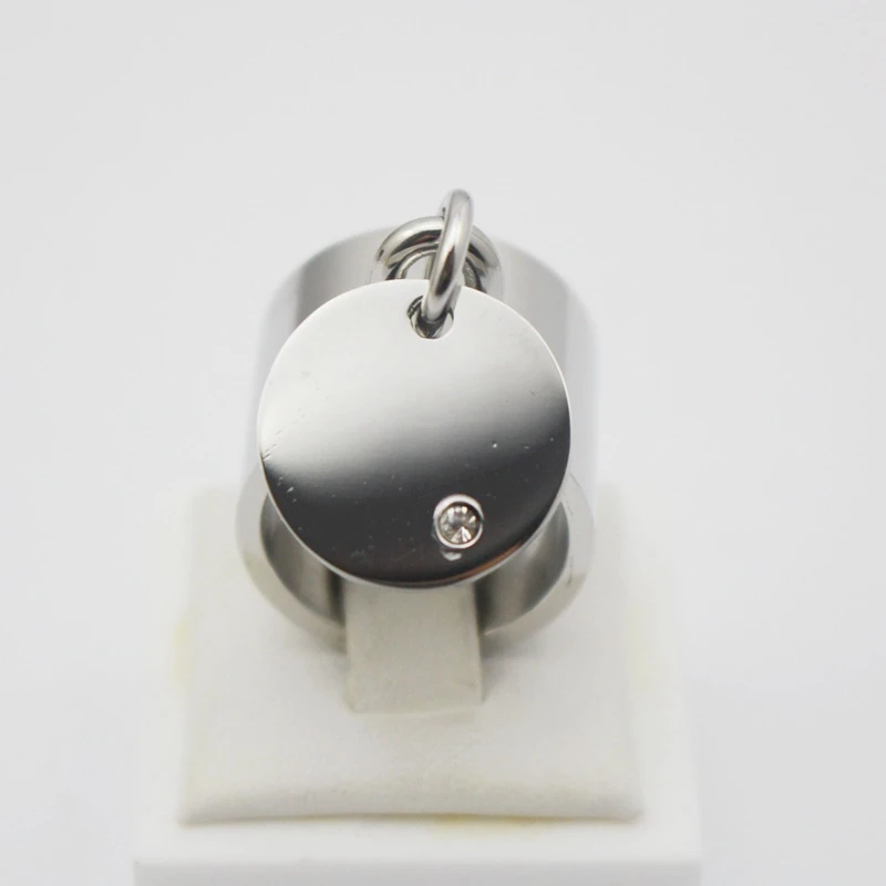 Кольцо на палец средней длины с натуральными кристаллами стразы эксклюзивное