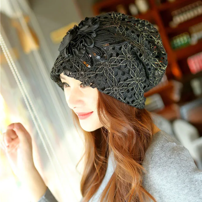 Модные осенние облегающие шапки для женщин с цветочной аппликацией кружевная