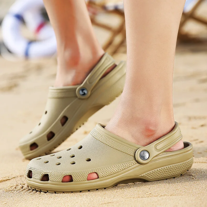 Мужские сандалии с перфорацией дышащие пляжные тапочки клоги плоская подошва