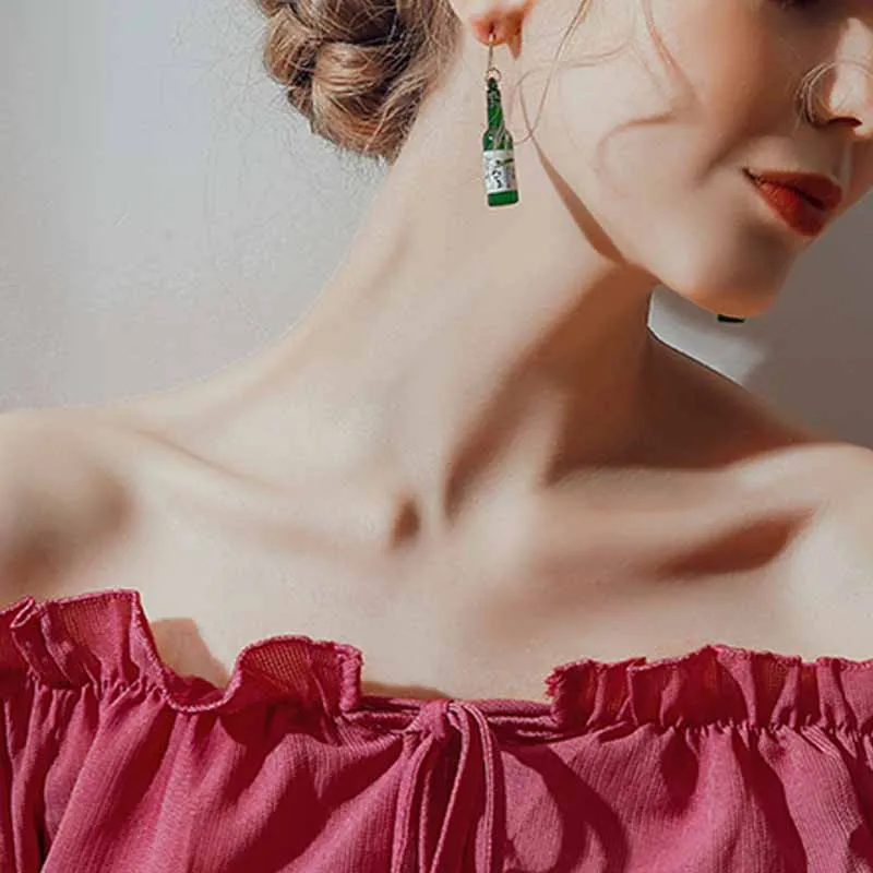 

Korean Fashion Creative Fun Punk Ladies Earrings Pendant Acrylic Beer Bottle Earrings Ladies Jewelry 2020