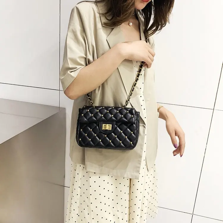 Сумка мессенджер женская с заклепками и цепочкой|Сумки ручками| |