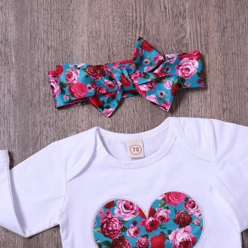 Комбинезон с длинными рукавами и цветочным принтом сердечками для маленьких