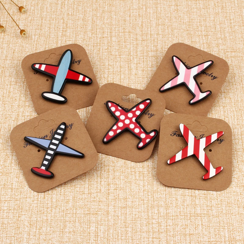 Женская акриловая брошь в виде самолета, 1 шт. Женская акриловая брошь в виде самолета, 1 шт.