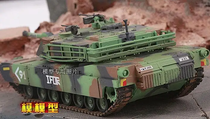 США MBT M1A1 Абрамс СВС в европейском стиле 1990 майка с камуфляжным принтом 1: 72 в собранном виде easy model