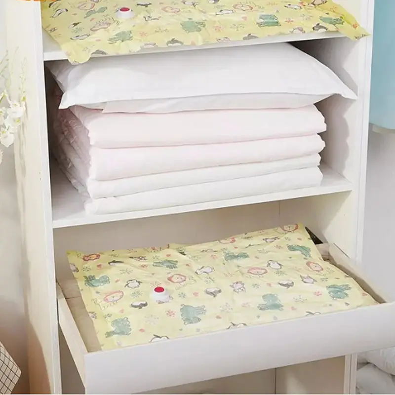 Useful Creative Reusable Organizers For Clothes Quilt Wardrobe Storage Bag Vaccum Space Saver Compressed Without Pump | Дом и сад