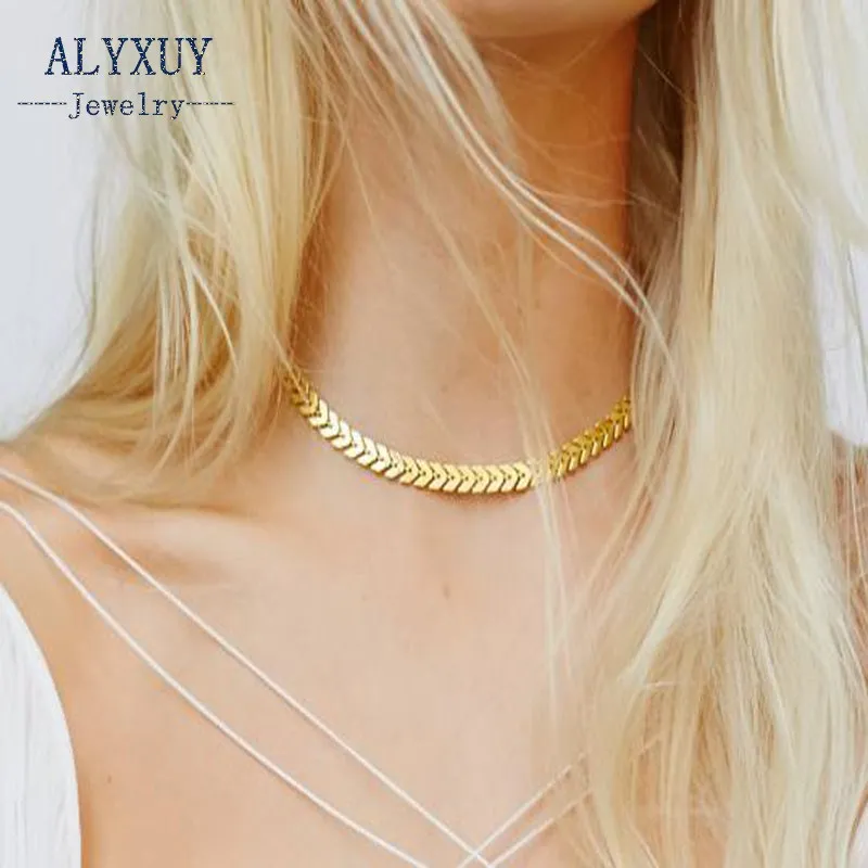 Женское колье чокер с волнистой цепочкой подарочное ювелирное изделие для