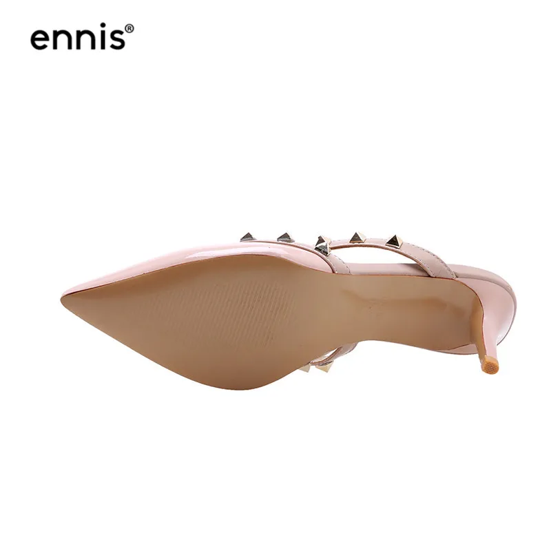 ENNIS/ г.; женские туфли-лодочки; шлепанцы с острым носком; Шлепанцы из лакированной кожи с заклепками на шпильках; модные дизайнерские туфли без задника на высоком каблуке; M984