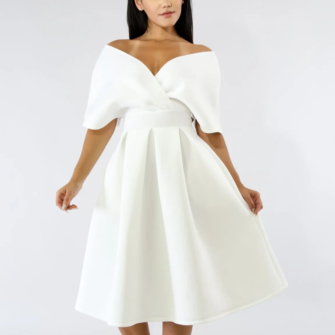 Женское платье средней длины с v образным вырезом однотонное открытой спиной и