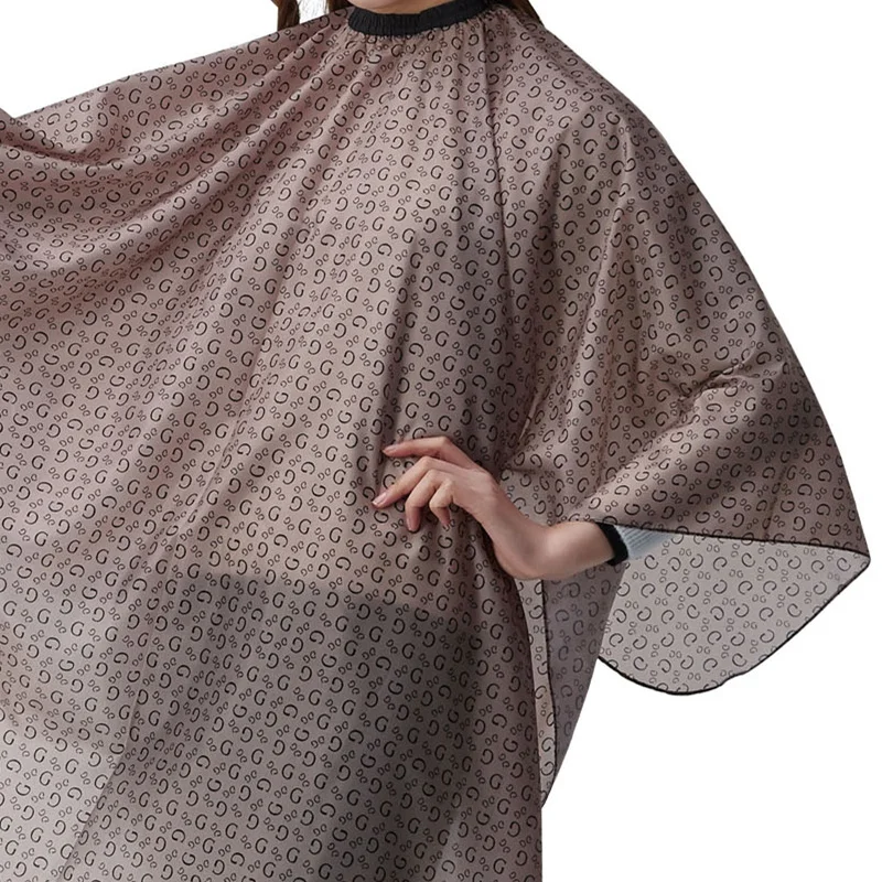 Профессиональная накидка для укладки волос с буквенным принтом водостойкая