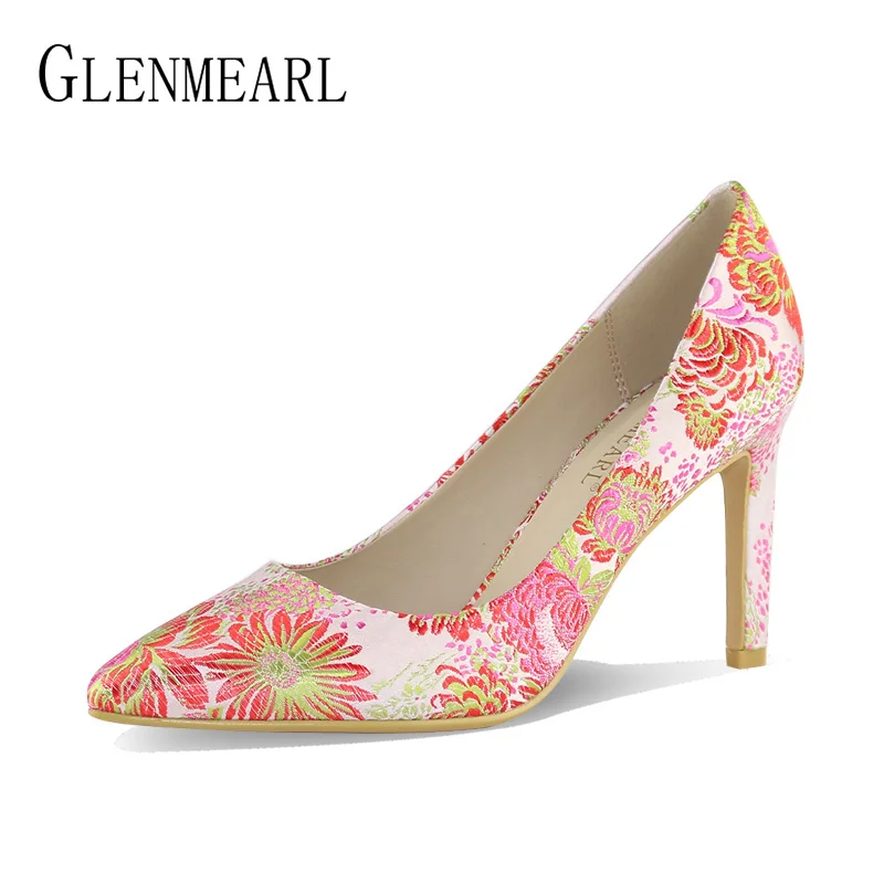 Брендовые женские туфли лодочки летние на высоком каблуке модельные с вышивкой и