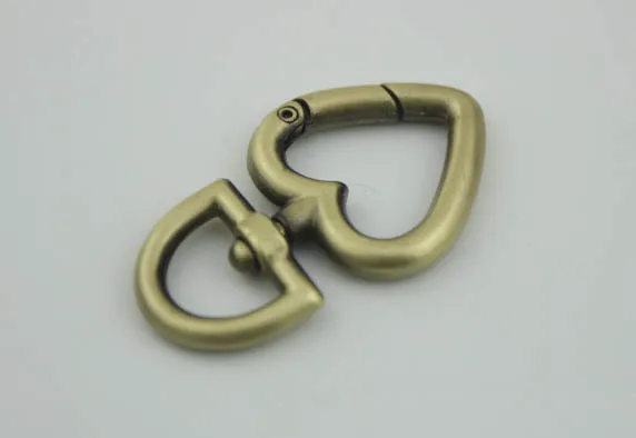 Высокое качество сплав античное покрытие ржавчины сердце пружинная багажная