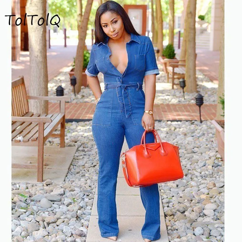 Женский джинсовый комбинезон с карманами повседневный из денима коротким