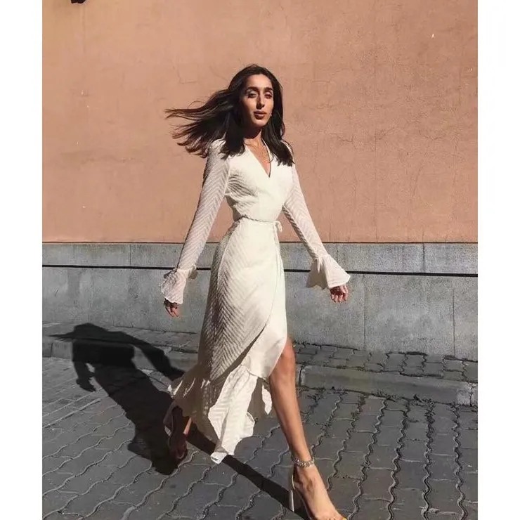 Мода 2019 весеннее женское платье средней длины с расклешенными рукавами новые