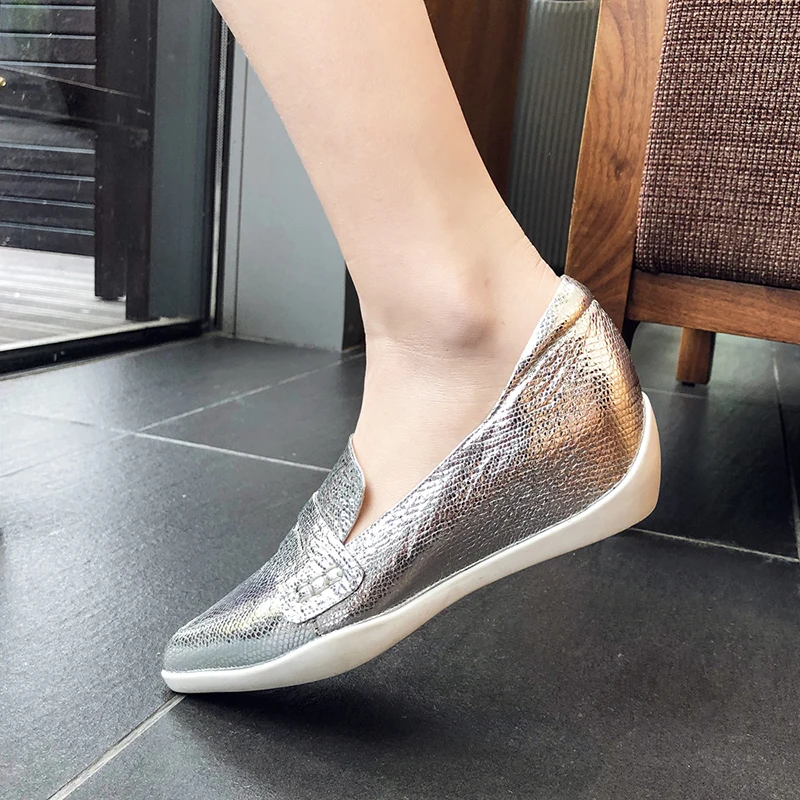 

ISNOM 2019 New Spring Fashion Casual Flats Women Pointed Toe Footwear Print Insert Shoes Female Platform Sheepskin Shoes Woman