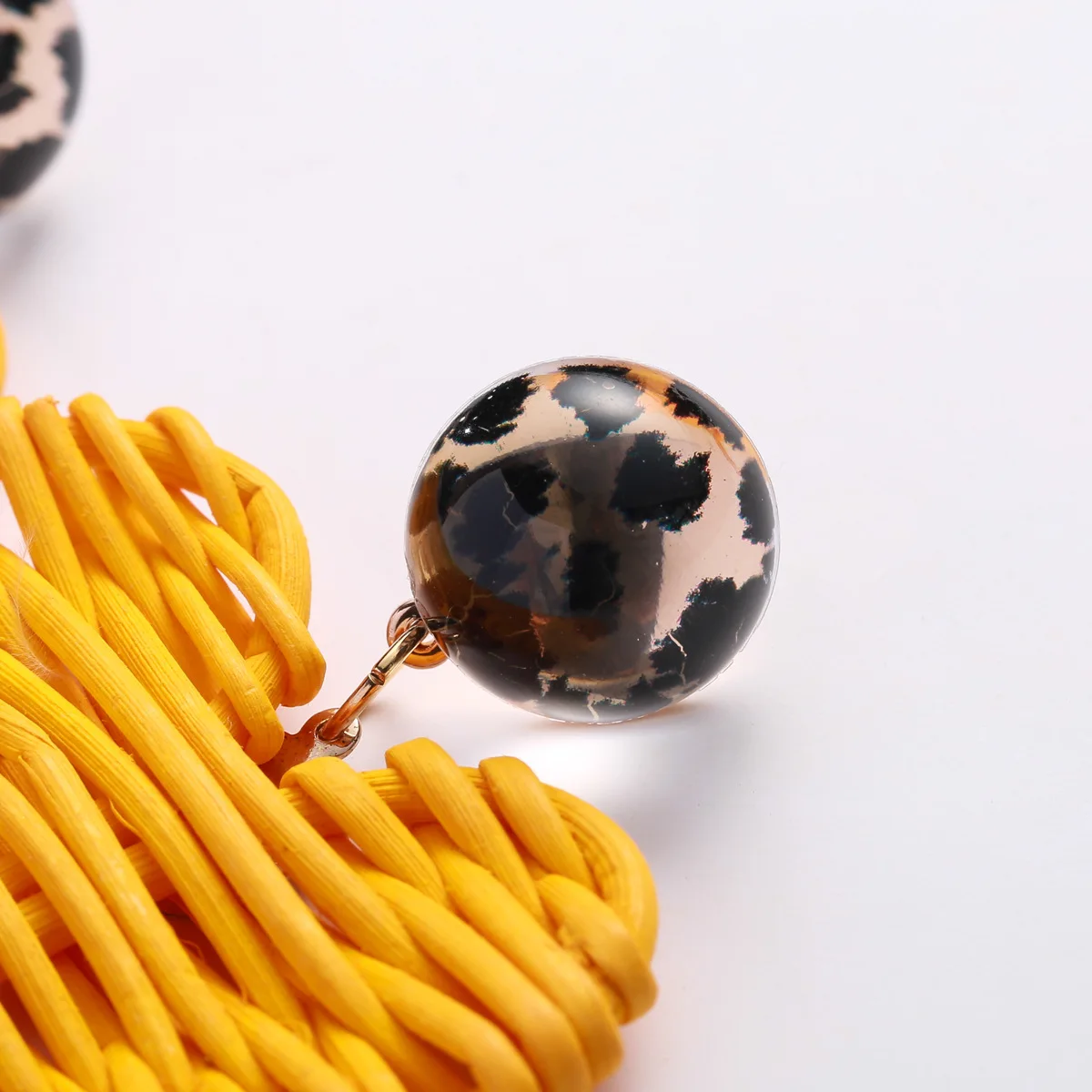 Женские плетеные серьги подвески в богемном стиле с сердечками эффектные