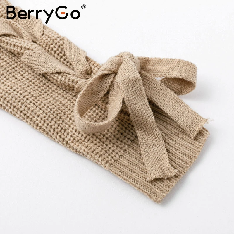 Вязаный женский свитер BerryGo с круглым вырезом и шнуровкой цвета хаки