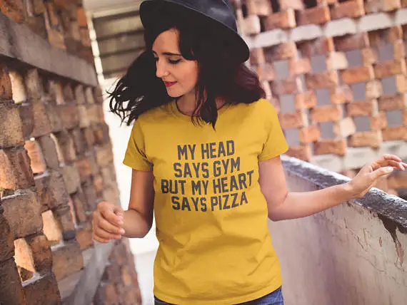 Футболка с надписью My Head Says Gym But Heart says Pizza футболка графическим принтом для