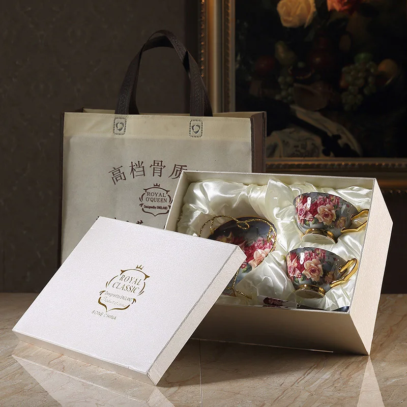 2cups and gift box Европейский высококачественный набор кофейных чашек из костяного фарфора, креативный Британский цветочный чайный набор чашек, Пномпень, чашка и блюдце, подарочный набор - Цвет: 2cups and gift box