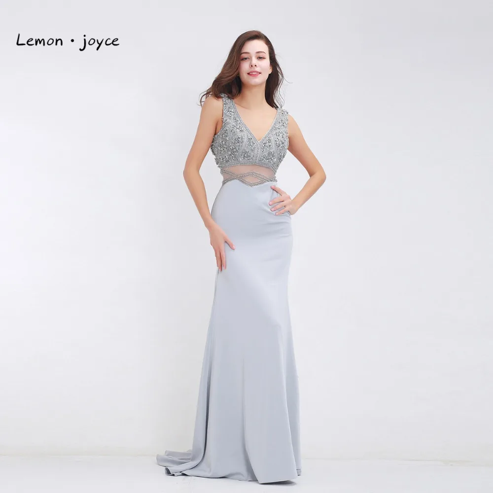 Женское вечернее платье с V-образным вырезом серое длинное блестящее бисером