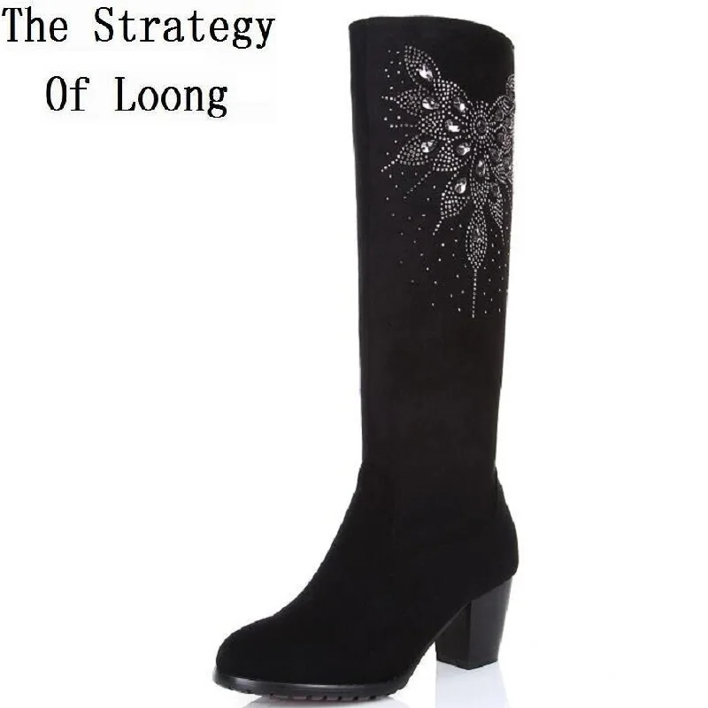 Женские зимние сапоги до колена на толстом высоком каблуке из натуральной кожи с