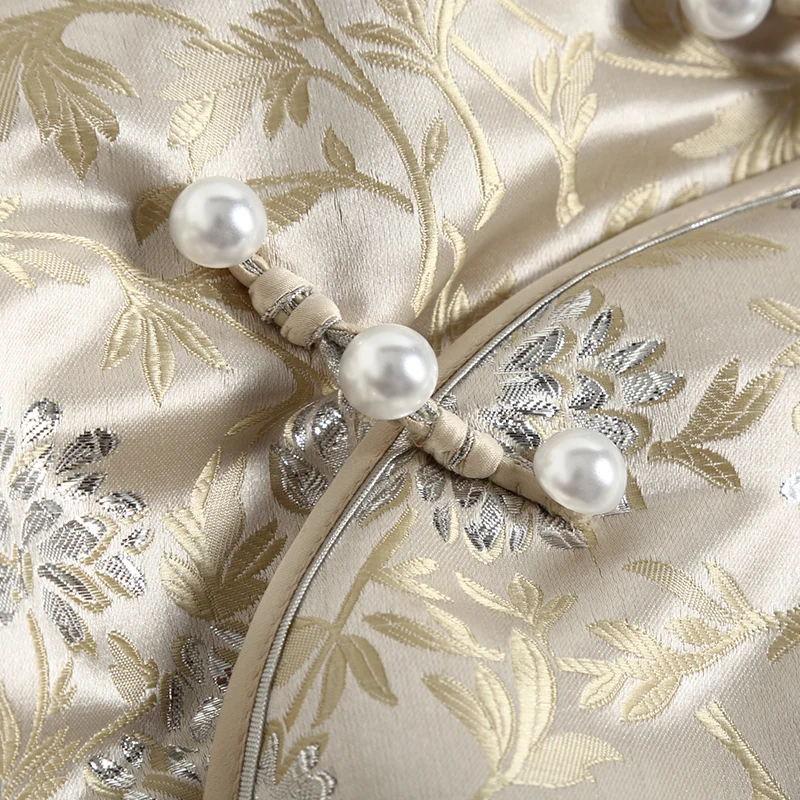 Женское винтажное пальто бежевое с золотистым листом серебристым цветочным