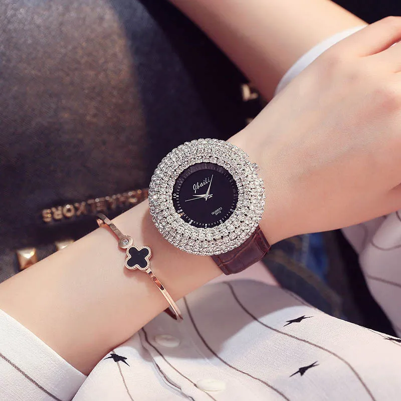 

2019 New Fashion Stylish Gorgeous Women Watches Diamond Edge Leather Strap Lady Watches Quartz Casual Women Wrist Watches