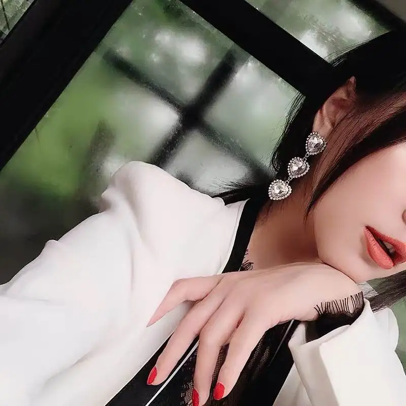 MENGJIQIAO корейские новые прозрачные Кристальные Подвески в виде Трех Сердец для женщин блестящие стразы вечерние